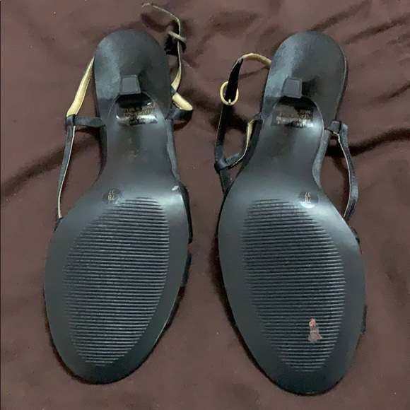 BCBG Paris shoes - Picture 3 of 5